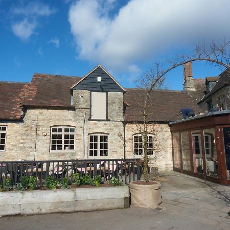 Bear And Ragged Staff Hotel Cumnor Екстериор снимка