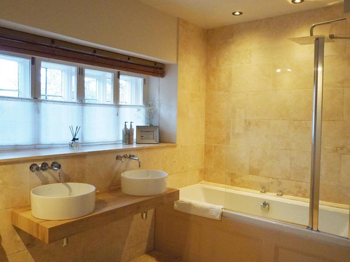 Bear And Ragged Staff Hotel Cumnor Екстериор снимка