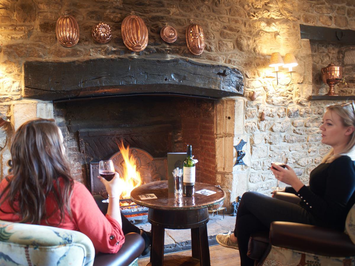 Bear And Ragged Staff Hotel Cumnor Екстериор снимка