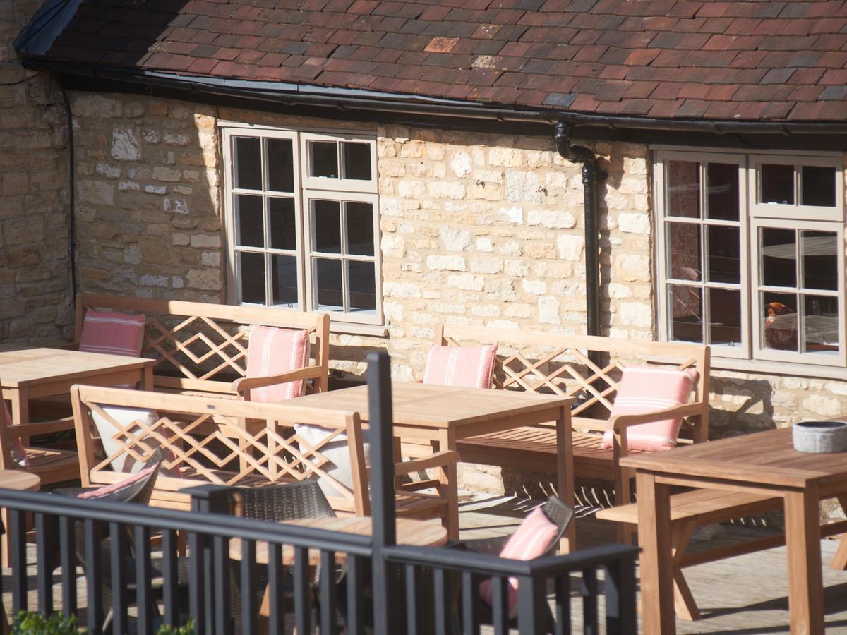 Bear And Ragged Staff Hotel Cumnor Екстериор снимка